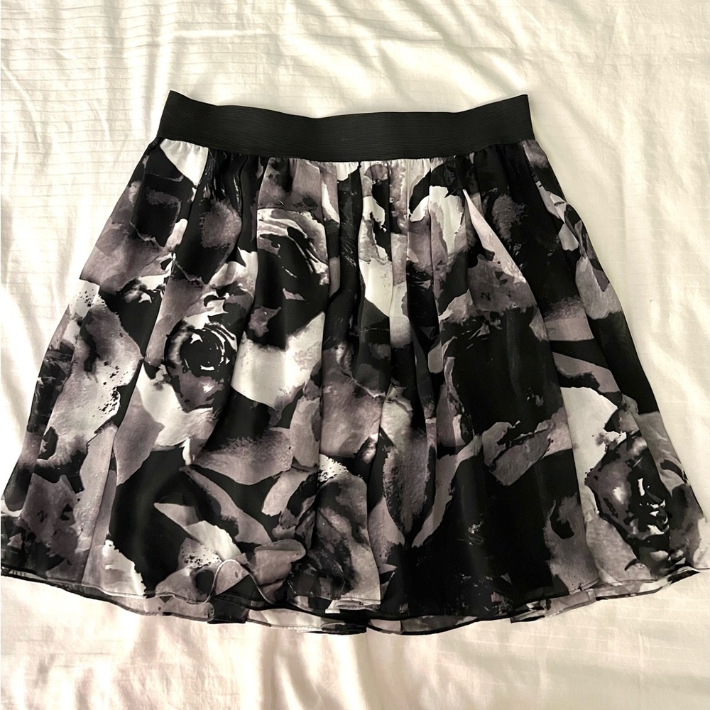 Black & Gray Floral A-Line Skirt